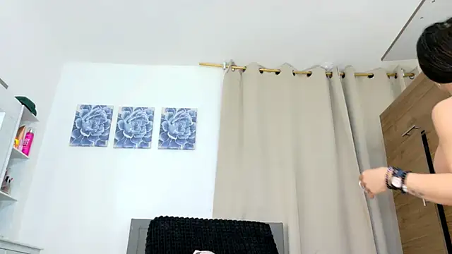 Snapshot of Ariadna-07 chatting on 06.22.26 Ariadna-07 online show from 06.22.26