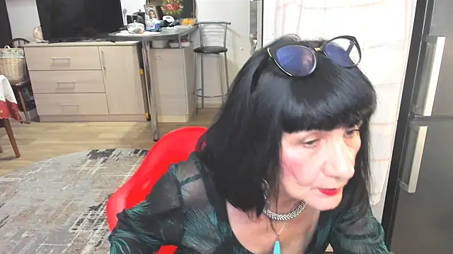 Tina Joness online show from 12.04.24