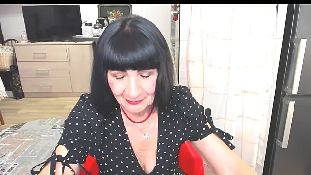 Tina Joness online show from 02.19.25