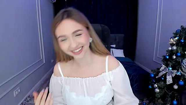 Snapshot of GracefulLook chatting on 12.30.24 GracefulLook online show from 12.30.24