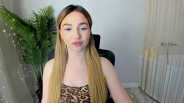 Snapshot of GracefulLook chatting on 01.17.25 GracefulLook online show from 01.17.25