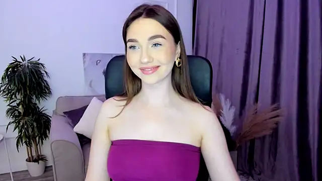 Snapshot of GracefulLook chatting on 02.12.25 GracefulLook online show from 02.12.25