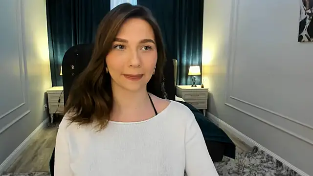 Snapshot of GracefulLook chatting on 03.02.25 GracefulLook online show from 03.02.25