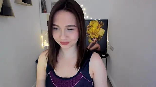 Snapshot of GracefulLook chatting on 03.18.25 GracefulLook online show from 03.18.25