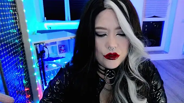 Snapshot of wickedxqueen chatting on 03.22.26 wickedxqueen online show from 03.22.26