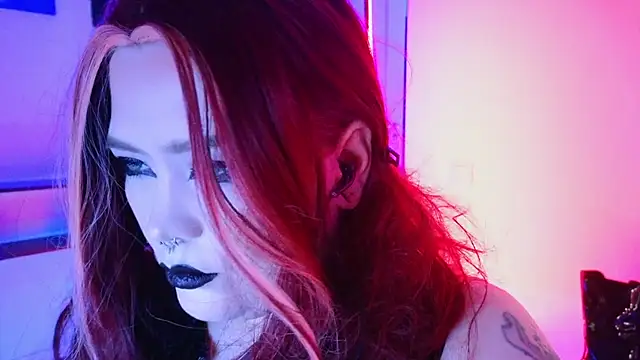 Snapshot of wickedxqueen chatting on 06.21.26 wickedxqueen online show from 06.21.26