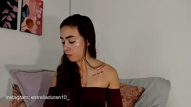 Snapshot of Estrella_Duran chatting on 01.30.25 Estrella Duran online show from 01.30.25