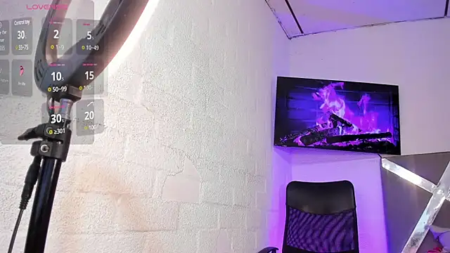 Snapshot of Fenty_XX chatting on 03.16.25 Fenty XX online show from 03.16.25