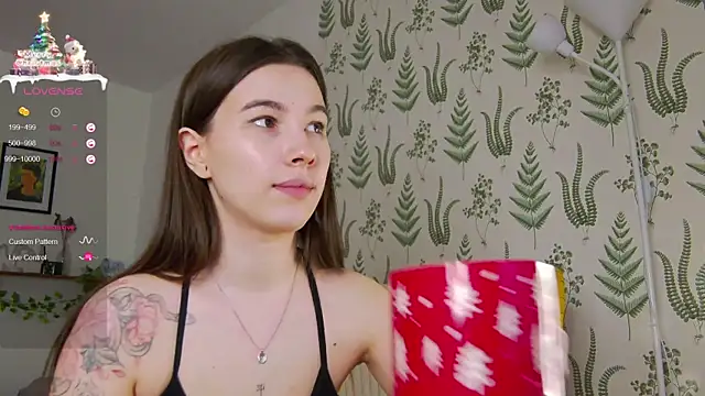 Snapshot of Marie_Diaze chatting on 12.10.24 Marie Diaze online show from 12.10.24