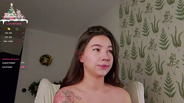 Snapshot of Marie_Diaze chatting on 12.28.24 Marie Diaze online show from 12.28.24