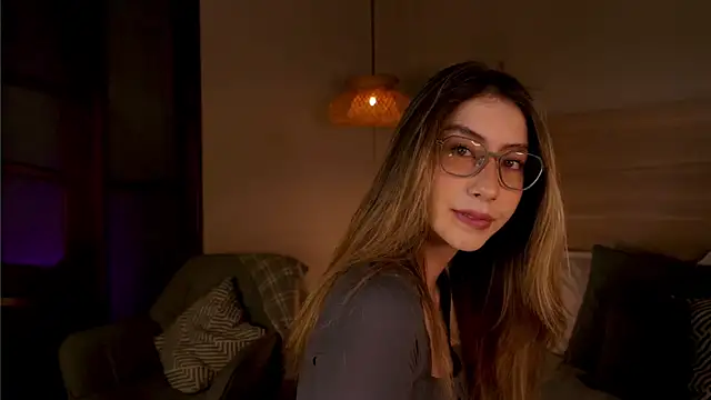 Snapshot of lua_ferch__ chatting on 11.04.25 lua ferch online show from 11.04.25