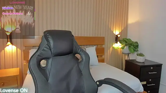 Snapshot of nataly_rodri chatting on 11.29.25 nataly rodri online show from 11.29.25