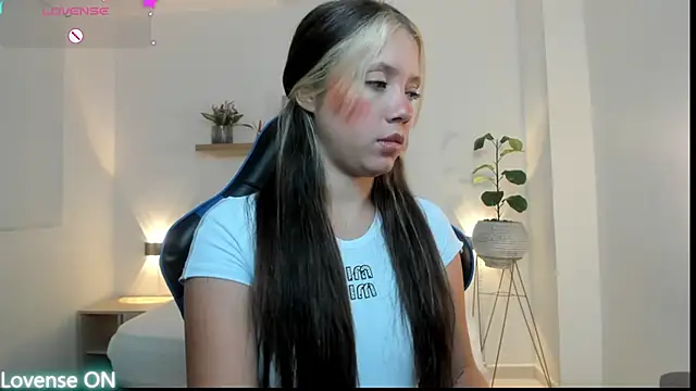 Snapshot of nataly_rodri chatting on 05.15.26 nataly rodri online show from 05.15.26