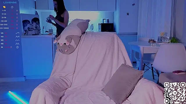 Snapshot of shey1i chatting on 12.13.24 shey1i online show from 12.13.24