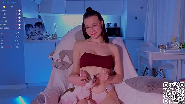 Snapshot of shey1i chatting on 12.14.24 shey1i online show from 12.14.24