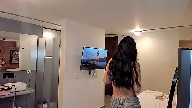 Snapshot of GarciaMilu chatting on 11.04.25 GarciaMilu online show from 11.04.25