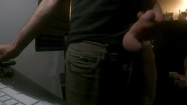 Snapshot of leanjamesdean chatting on 12.26.24 leanjamesdean online show from 12.26.24