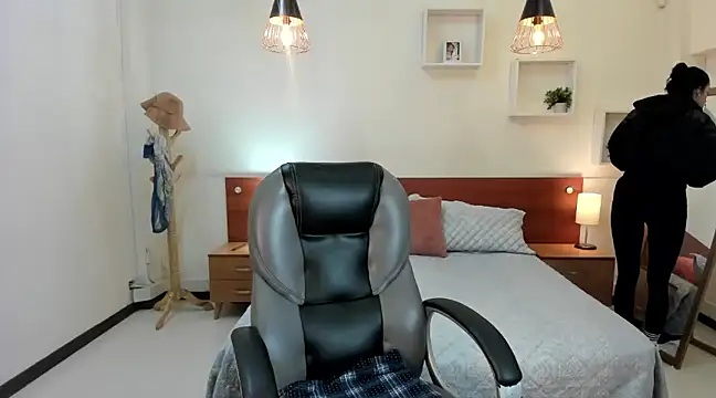 Kristen Garner online show from 01.27.25