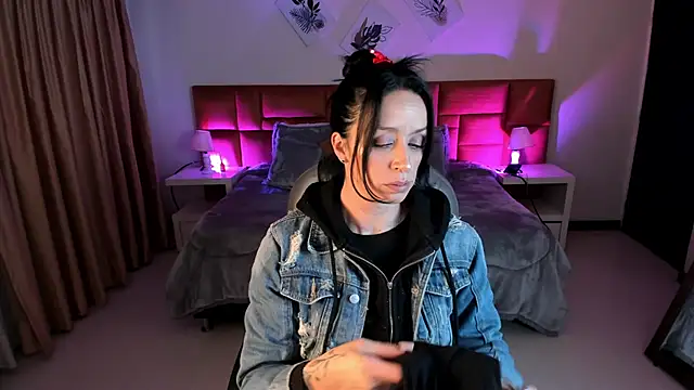 Kristen Garner online show from 11.15.25