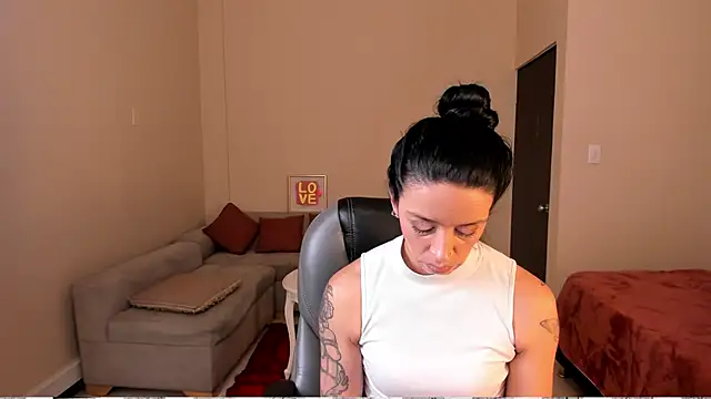 Kristen Garner online show from 04.01.26