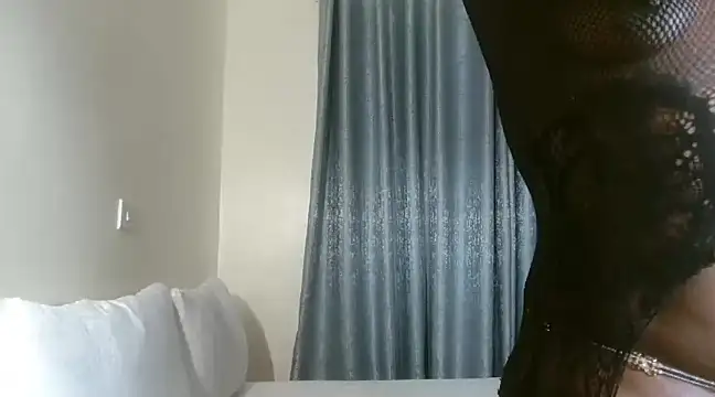 Elegant Ebony online show from 02.14.25