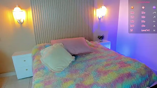 EmilyEvans7 online show from 10.31.25