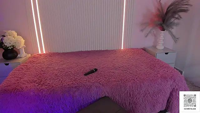 EmilyEvans7 online show from 04.02.26