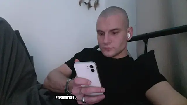 ETHAN MOORE online show from 02.05.26