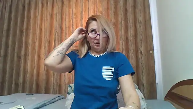 PussyEvely online show from 02.12.25