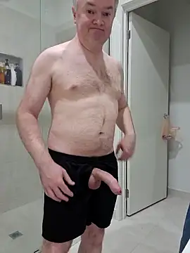 Snapshot of MichOxxford chatting on 10.02.25 MichOxxford online show from 10.02.25