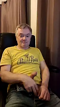 Snapshot of MichOxxford chatting on 10.16.25 MichOxxford online show from 10.16.25