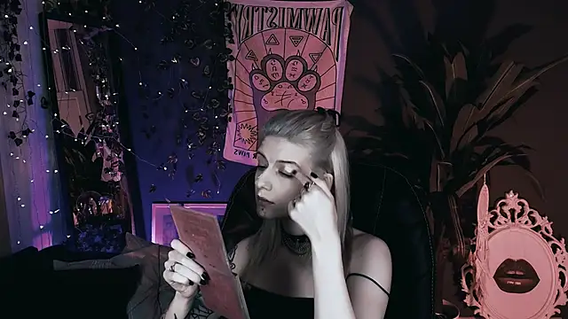 Snapshot of Noah_ElmerX chatting on 12.21.25 Noah ElmerX online show from 12.21.25