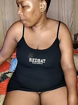 Snapshot of makaviwe chatting on 03.12.25 makaviwe online show from 03.12.25