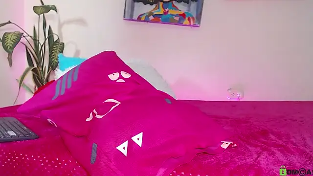 Snapshot of natasha_jm chatting on 10.23.25 natasha jm online show from 10.23.25