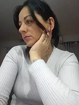 Snapshot of bruneta_sexy23 chatting on 12.29.24 bruneta sexy23 online show from 12.29.24