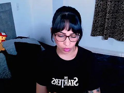 Snapshot of diana__34 chatting on 11.26.25 diana 34 online show from 11.26.25