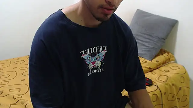 Snapshot of darekgates chatting on 03.10.25 darekgates online show from 03.10.25