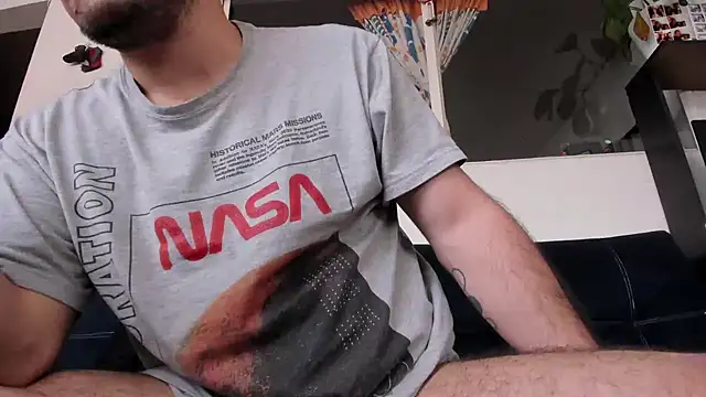 Snapshot of boomboomHooT chatting on 12.20.24 boomboomHooT online show from 12.20.24