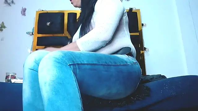 Snapshot of Helennahot chatting on 01.25.25 Helennahot online show from 01.25.25