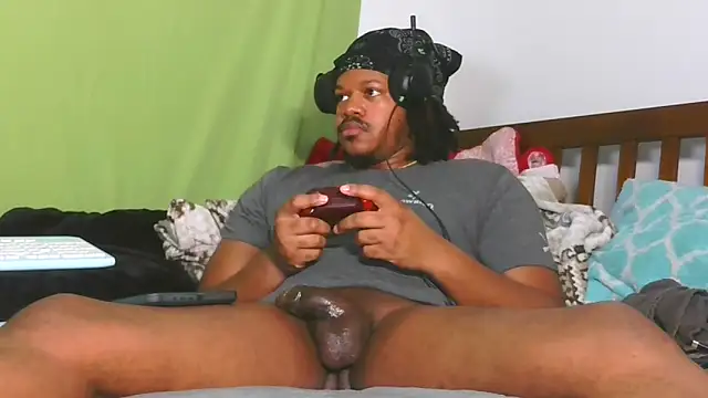 Carolinayoungin online show from 11.17.25