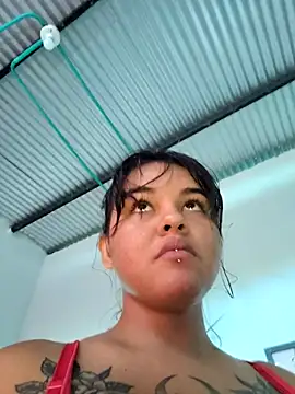 Snapshot of Bellota_22_Fuckme chatting on 10.29.25 Bellota 22 Fuckme online show from 10.29.25