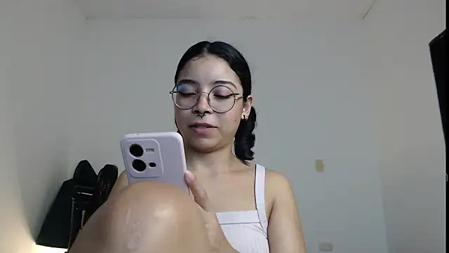 Snapshot of Putaku_San chatting on 11.11.25 Putaku San online show from 11.11.25