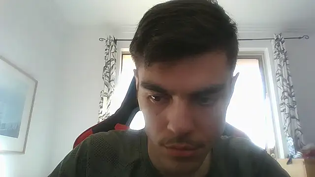 Snapshot of Omarnede chatting on 11.13.25 Omarnede online show from 11.13.25