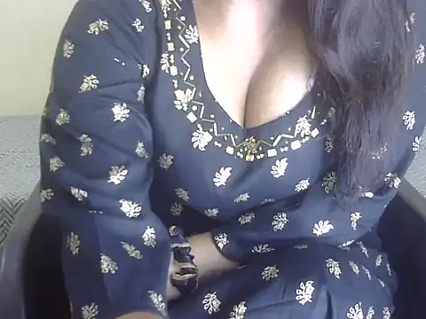 Lusty Wife1 online show from 09.10.25