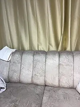 Snapshot of AgathaGeorgiou chatting on 10.28.25 AgathaGeorgiou online show from 10.28.25