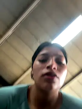 Snapshot of AgathaGeorgiou chatting on 12.15.25 AgathaGeorgiou online show from 12.15.25