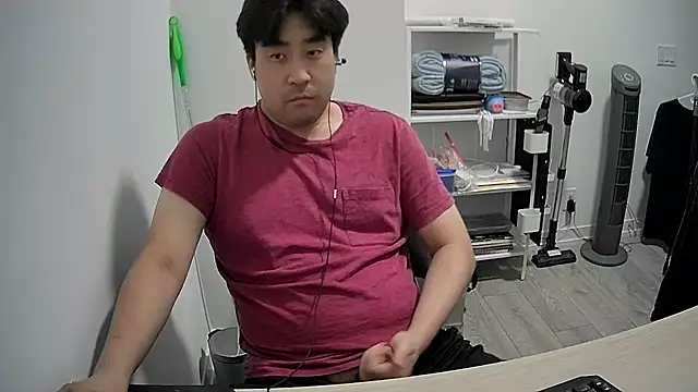 Snapshot of Koreanboy171 chatting on 06.27.26 Koreanboy171 online show from 06.27.26