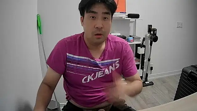 Snapshot of Koreanboy171 chatting on 07.28.26 Koreanboy171 online show from 07.28.26