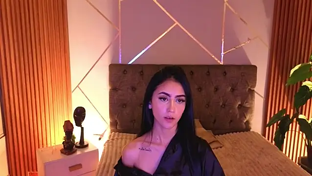 Coralinnee  online show from 07.23.26