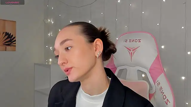 Snapshot of Kelly_Powell chatting on 02.16.26 Kelly Powell online show from 02.16.26